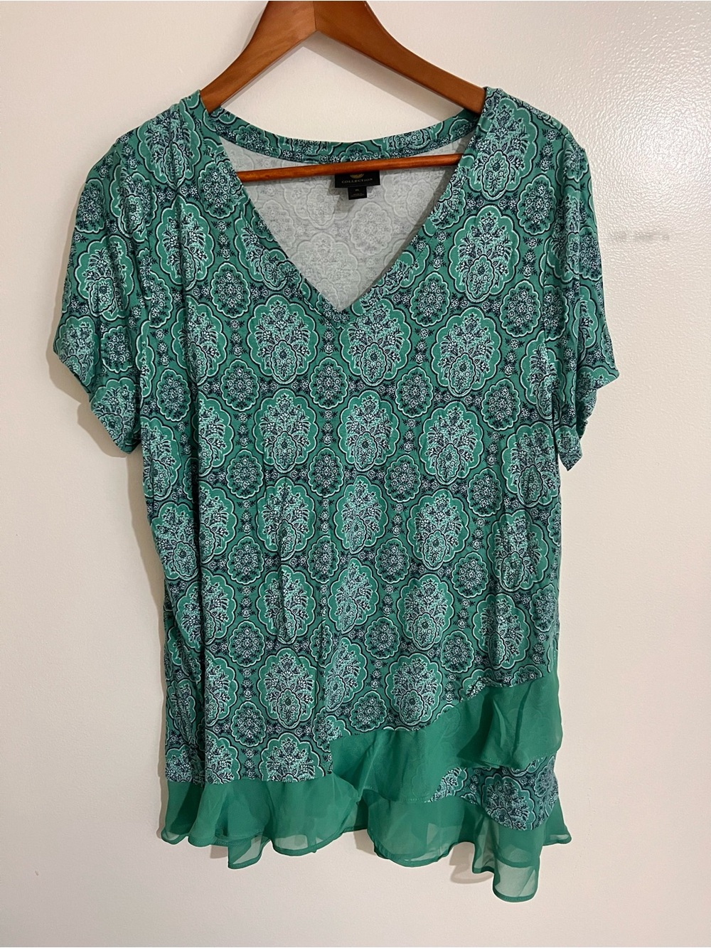 JM Collection Women XL Vintage Styled Green Paisley Damask V-Neck Blouse Top